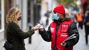 Free sim cards for Big Issue vendors
