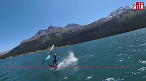 25K views · 72 reactions | În Elveţia, pe lacurile Silvaplana şi Saint-Moritz, s-a derulat în week-end Cupa mondială de windsurf. La bărbaţi, proba de free-style a fost câştigată de americanul Chris Macdonald, în vârstă de doar 16 ani. La proba de slalom a învins italianul Francesco Cappuzzo. La femei, cursa de free-style a fost câştigată de cehoiaca Paula Novotna în timp cela slalom s-a impus franţuzoaica Flora Artzner. | RFI Romania | Facebook