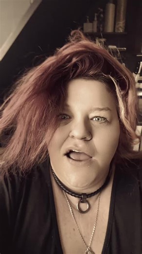 🐝Transall-Hummel 🖤 (@hummel_domi)’s videos with Chronisch Bekloppt - Prinzatorin