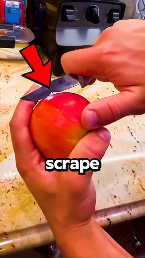 What the Numbers on Apple Stickers Really Mean 🍎😱 #fruitfacts #healthtips #organicfood #FoodAwareness | Chryzon