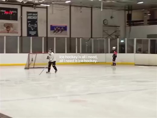 Mastering Front Crossovers in Ice Hockey