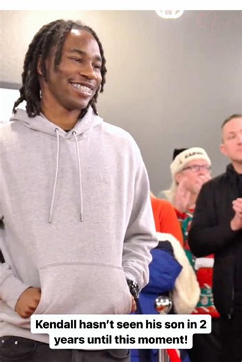 A Prisoner’s Christmas Miracle… Reuniting with His Child After Years of Separation 🥺🎅#christmasreunion #familyreunion #heartwarmingmoment #holidaymiracle