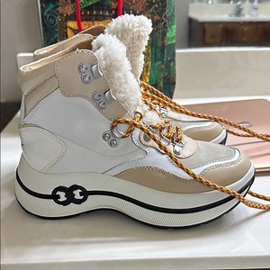 Tory Burch BootsCream and White Winter Rain Boots