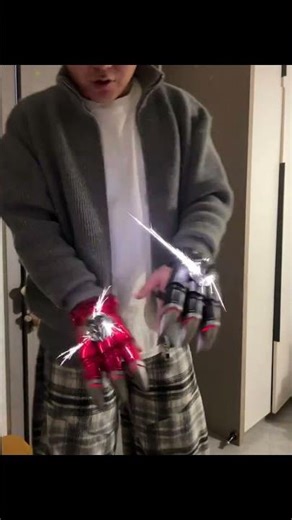 I thought it was an ordinary claw toy, but I didn’t expect Spark Wolverine to be playing with so