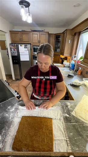 Fall baking just got sweeter 🍂 Let’s make pumpkin rolls together! Soft, spiced, and filled with creamy goodness, who’s giving this one a try? 🎃 Recipe 🎃 Pumpkin Roll with Cream Cheese Filling Cake • ¾ cup (95g) all-purpose flour • 1 teaspoon baking powder • ½ teaspoon baking soda • ½ teaspoon salt • 1½ teaspoons ground cinnamon • 1 teaspoon pumpkin pie spice • 3 large eggs, room temperature • ⅔ cup (155g) pumpkin purée (not pumpkin pie filling) • ⅔ cup (135g) packed light brown sugar • ¼ cup 