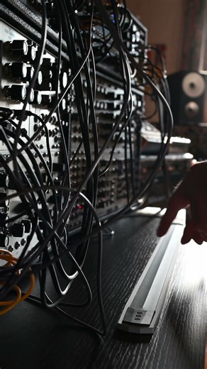 The UDO Audio Ribbon Controller + RBN-1C module deliver expressive pitch control for Eurorack.