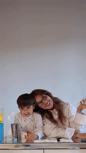 ALINA TISHA on Instagram: "Astăzi Rock a decis că suntem oameni de știință și testăm scutecul Pampers Premium Care în laboratorul nostru! Ce am aflat din cele două experimente: • scutecul este confortabil chiar și atunci când burtica bebelușului își mărește volumul • ⁠scutecul Pampers Premium Care ramane uscat chiar și după ce a absorbit o cantitate mare de lichid Testat de Rock și aprobat de Perla! #AD Alina vine cu scaunul langa Rock. Alina si Rock se pregatesc sa inceapa un experiment cu pamp