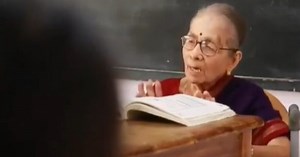 World’s Oldest Teacher Started Teaching At 67, She’s Now 91 And Still Teaching