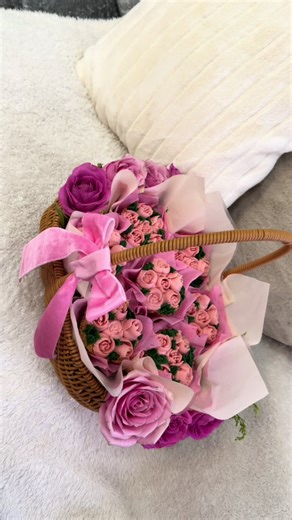 Beautiful Pink Cupcake Basket Ideas