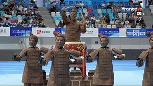 1.4M views · 21K reactions | 烙 Les premiers jeux mondiaux de robots ont eu lieu à Pékin. 500 humanoïdes issus de 16 pays se sont affrontés à la boxe, à l’athlétisme, au saut et… les chutes ont été nombreuses ! | Le 20h – France Télévisions | Facebook