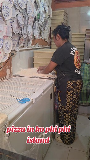 hippie off grid Canada (@yvesraiche)’s videos with Sara