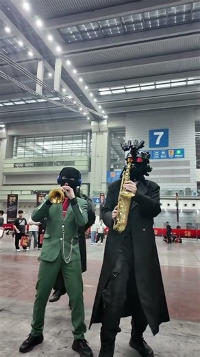 Spooky Feeling! Behind Me Scare with Delta Cosplayer Review