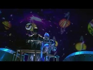 Bane defeated by Robin and Batgirl