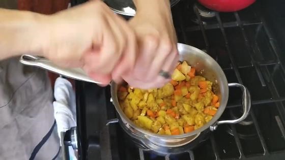 Anime Food in Real Life: Hyama’s Chicken Curry Pot Pie