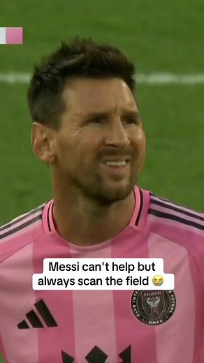 Messi Scans the Field: Funny Moment Caught Live