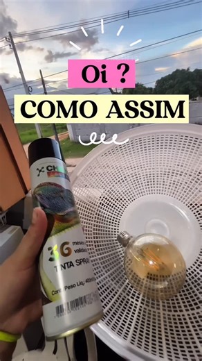 Maiara Christine 🍒 on Instagram: "Espero que vocês tenham gostado desse tutorial amigas, não esqueçam de salvar esse vídeo para fazer depois aí na sua casa e se você ainda não me segue, me segue aí para ajudar tua nova blog favorita !! 🥹✨🩷 Materiais 👇🏻: •Escorredor de plástico ( Baratão da Utilidade- R$ 7,00) •Tinta spray preto brilhante ( Primus materiais de construção- 12,00) Lâmpada Tramontina ( Getúlinho- 11 e aguns centavos que não lembro) 🫠 #tutorial #fyyyyyyyyyyyyyyyyyyyyyyyyyyyyyyy