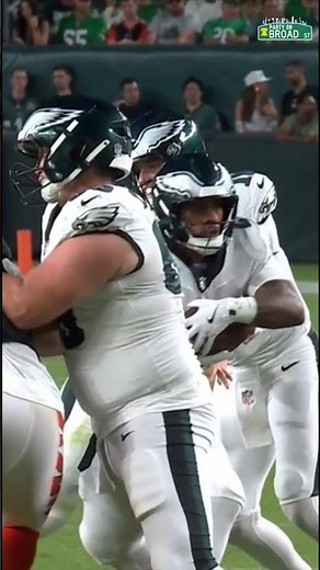 AJ Dillon shows WIGGLE and looks READY TO GO for 2025 🦅🔥 Eagles vs Bengals Preseason Top Plays