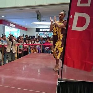 17K views · 93 reactions | #Entertainment Vision City was swarmed with fashion enthusiasts who came to watch the second day of the PNG Fashion show. Today, 12 models showcased six collections from different parts of the country. Central Province, New Ireland and Highlands showcased their designs in the first half of the show. Read More: https://ow.ly/AyGt50VEgaG #pngfashion #pngfashionshow #papuanewguinea #tvwan #tvwannews #portmoresby | TVWAN Online | Facebook