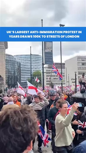 London saw one of its largest far-right mobilizations today — over 100,000 protesters joined an anti-immigration rally led by Tommy Robinson. 👉 The march sparked scuffles with police, raising fears of rising extremism and racial tensions in the UK. 👉 Organizers called it “defending Britain,” but critics say it’s fueling hate and division. 💬 What’s your take — freedom of protest, or a dangerous normalization of racism? 👉 Stay updated on global immigration issues. Follow @indianexpats.ca #Lond