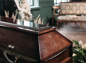 Weird News: YouTuber spends seven days inside coffin, being buried alive (Video)