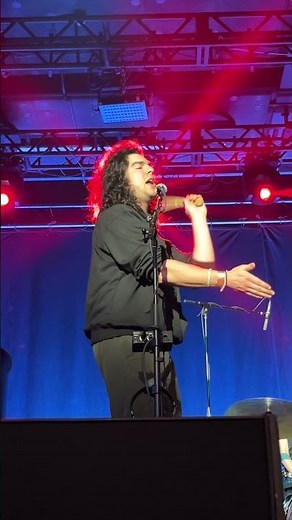 Jeremy Dutcher en concert durant La Nuit blanche à la Maison de Radio-Canada