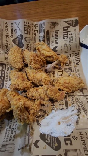 🇰🇷 한국 드라마 자주 등장 치맥, 치킨과 맥주 🇰🇷 Chimaek, chicken, and beer appear often in Korean dramas