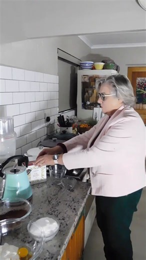 Carmen Niehaus just took rooibos to the next level. She’s baked a rich, indulgent chocolate cake using our Carmién Pure Rooibos—and the results are nothing short of mouth-watering. Naturally caffeine-free and packed with flavour, rooibos adds depth and softness to baking that you’ll want to try for yourself. Curious? Check our the full recipe here: http://bit.ly/3TPWcmx | Carmién Tea