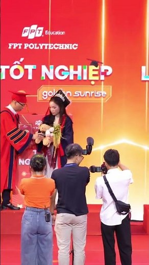Quá đã!! Đã tốt nghiệp sớm lại còn được đi làm sớm, thắng đời 1-0