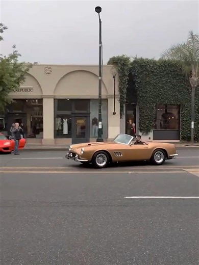 Ferrari 250 GT SWB California Spider entering Concorso Ferrari 2026
