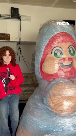Most teenagers scroll on social media but a young girl from Clovis has built a career on it. The teen creator is turning heads online after crafting a seven-foot-tall, seven-foot-wide plushie for well-known streamer CaseOh @caseogames @thecrochetginger Link in bio. #fyp #clovis #crochet #caseoh #socialmediastar