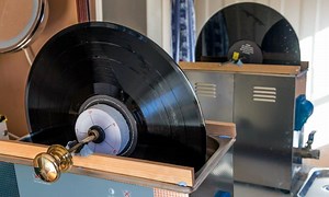 Best Vinyl Record Cleaners in 2025 — Theirishcurse.com