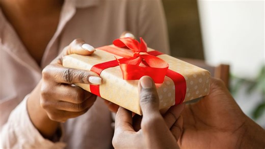 Holiday Returns: What to Know About Deadlines, Policies, Fees