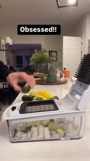 Say 𝗜𝗡𝗙𝗢 👇 and I’ll send you all the details! This veggie chopper is a total game-changer in the kitchen. 🥕🍅 So quick and easy to use—no more struggling with prep work! #KitchenHacks #VeggieChopper #MealPrepMadeEasy #CookingTools #ChopChop | Easy Keto/Low Carb Recipes