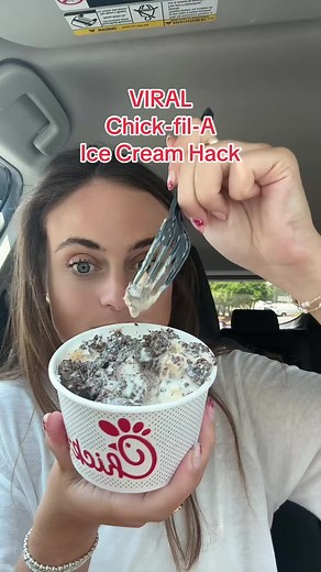 VIRAL Chick-fil-A Ice Cream Hack ❤️🍦🤎 #chickfila #chickfilahack #chickfilaislife #chickfilachallenge #chickfilasecret #chickfilaicecream #icecream #chickfilabrownie #chickfiladessert #dessert #fastfood #fastfoodhack