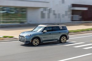 Tested: 2025 Mini Countryman EV Doesn't Give a Reason to Go Electric