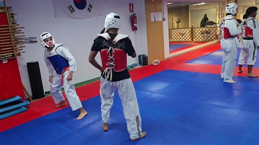 Videos de Tangsudo (@tangsudo) con “Streetlight Static - Jay On The Beats”