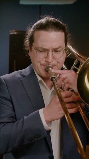 This clip breaks down the trombone solo from Ravel’s Boléro as a rhythm excerpt first. In an audition there’s no snare drum behind you, so you have to be the time. Learn how to project a steady, present groove, control range, and avoid overplaying so clarity carries the line. Get started with a 14-day free trial of tonebase Brass! ➡️ https://brass.tonebase.co/?utm_source=facebook | tonebase Brass