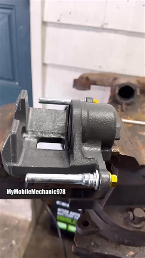 👉 Brake Caliper Piston Removal — The Quick Way 😎 #MyMobileMechanic #MechanicTip #BrakeRepair #CaliperRepair #BrakeCaliper #AutoRepair #DIYAutoRepair #RustBeltMechanic | My Mobile Mechanic / Auto Repair & Brake Replacement.