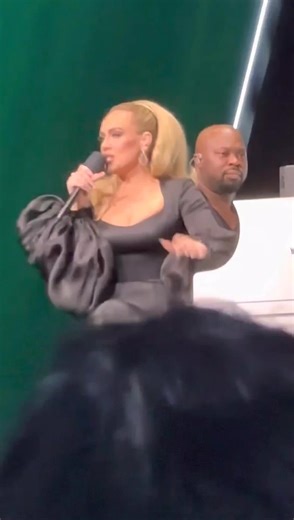 Turning Table - Weekend 16 #weekendwithadele #adele #adelelasvegas #turningtable #viral