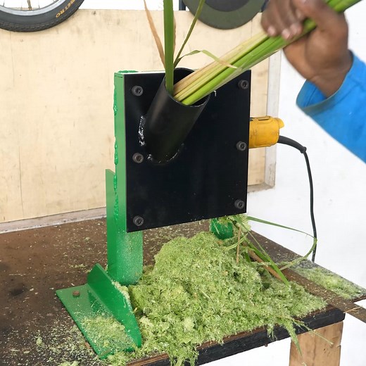 How To Make A Chaff Cutter Using Angle Grinder Hello Everyone! Today I show you how to make a chaff cutter from an angle grinder. I used angle grinder to power this chaff cutter. This chaff cutter has a rotating blade. I used a metal flat to make this chaff cutter blade. This blade is rotated by the angle grinder to cut the grass. This diy chaff cutter cuts the grass very fastley. This mini chaff cutter machine is very compact in size so this chaff cutter machine can be very easily portable from