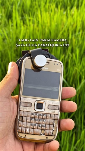 ꪖᦓꫀρ ᦓ ꪖ on Instagram: "Sebentar lagi 2026 tapi saya masih pake nokia e72 😭🥲 Shot on @nokia E72 Lightroom Nisi filter p2 #earth_shotz #worldclass_photographers #beautifuldestinations #pesonaindonesia #traveler #travelblogger #reelsinstagram #photography #photo #photooftheday #photogram #global_creatives #special_shots #amazing_fs #mobilephotography #nokia #landscapedesign #landscape_lovers #landscapephotography #landscape #landscapeindonesia #photographylovers #landscapelovers #landscape_photo