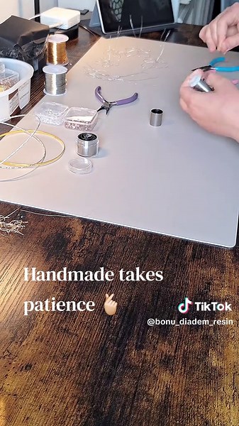 Crafting Beautiful Wire Shapes for Hair Accessories