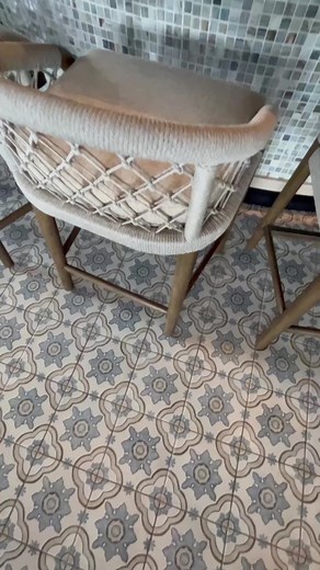 Embark on the joy of shared moments and exquisite flavors at Latitudes. Pull up a seat and let the magic of our on-site restaurant add a delicious touch to your day. 🦀 | Jupiter Beach Resort & Spa