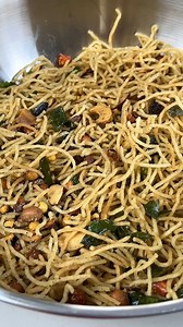 2.8M views · 29K reactions | Suji Ka Chiwda | Rava chivda recipe | Suji Namkeen Nashta Recipe | Dharmis Kitchen | Facebook