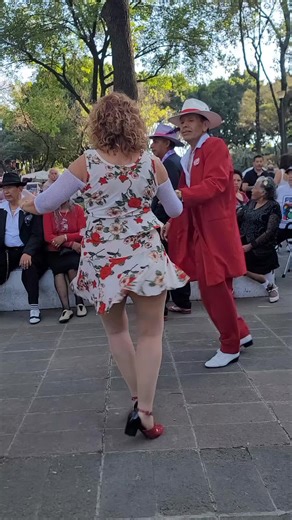 ¡Vamos a Bailar! Cumbia Sonidera y Embrujo de Cumbia | Ritmo Chingón