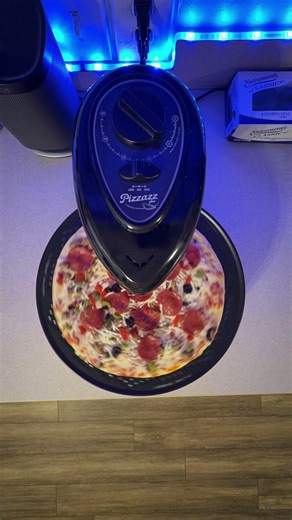 Pizza time-lapse 🍕 From frozen to sliced in minutes. Pizzazz oven doing its thing! 🔥🍽️