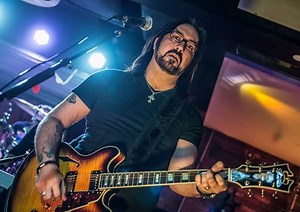 How to Seamlessly Play Arpeggios Over Three Octaves