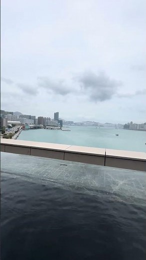 Is This Pool Floating Above the City in Hong Kong? Infinity Pool with a view of Victoria Harbor