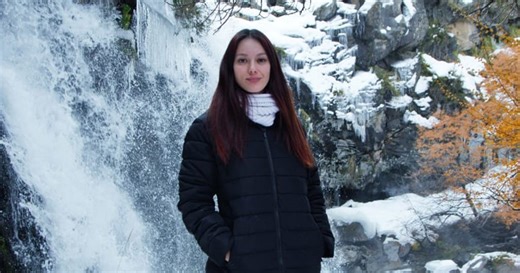 Katy, de Andacollo a Manzano Amargo para descubrir las cascadas entre la nieve en el norte neuquino: "Vengan a ver esto"