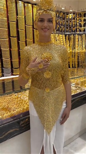 Why Dubai Sheikhs Avoid Wearing Gold 😱 #dubai​ #shortsvideo​